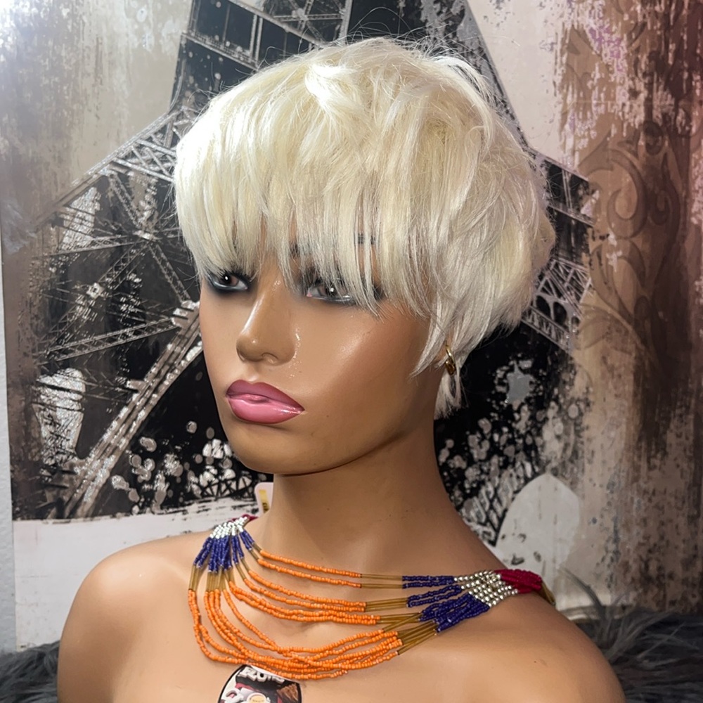 🚚MOVING SALE 📦 Blonde 100% Human Hair Wig